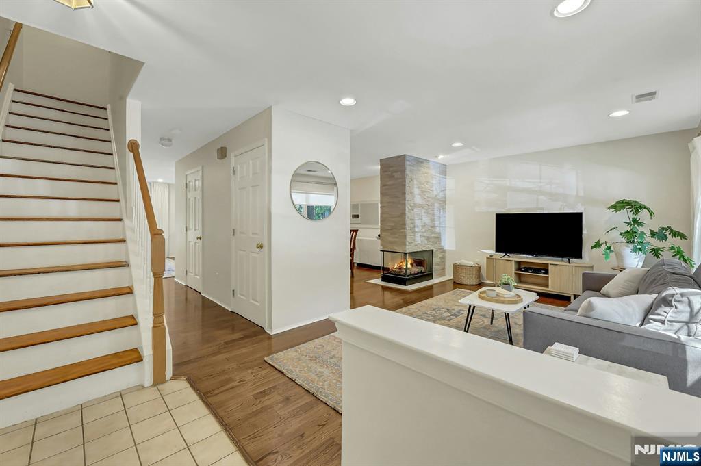 2206 Lancaster Court - Photo 3