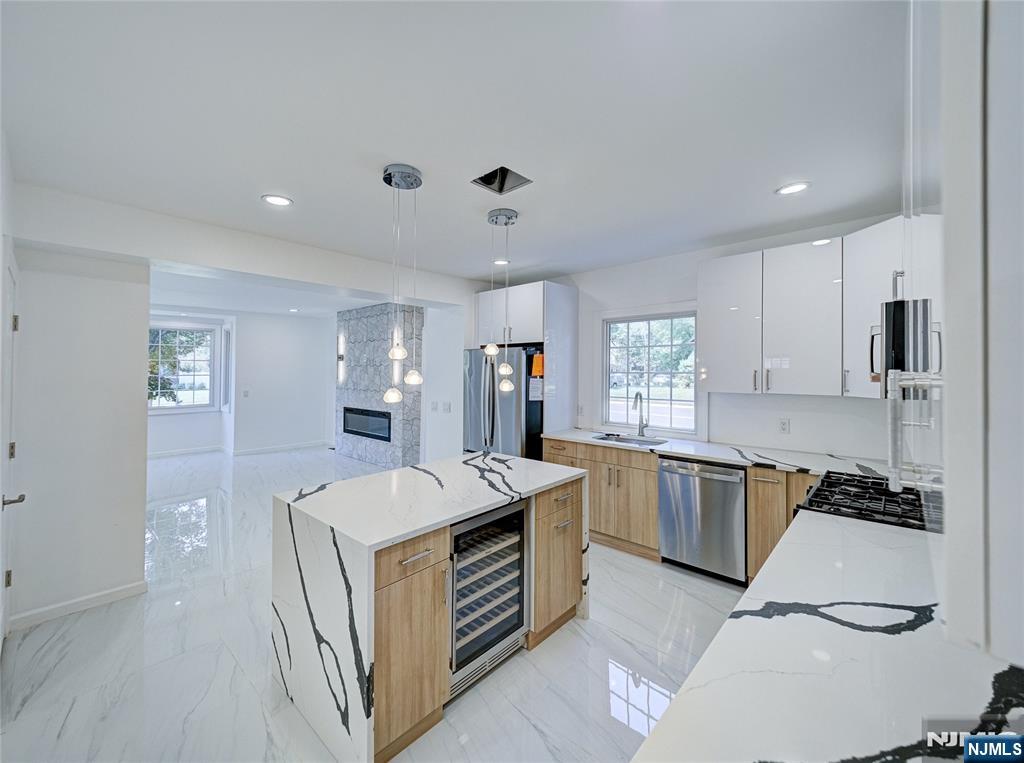 217 Heywood Avenue - Photo 4
