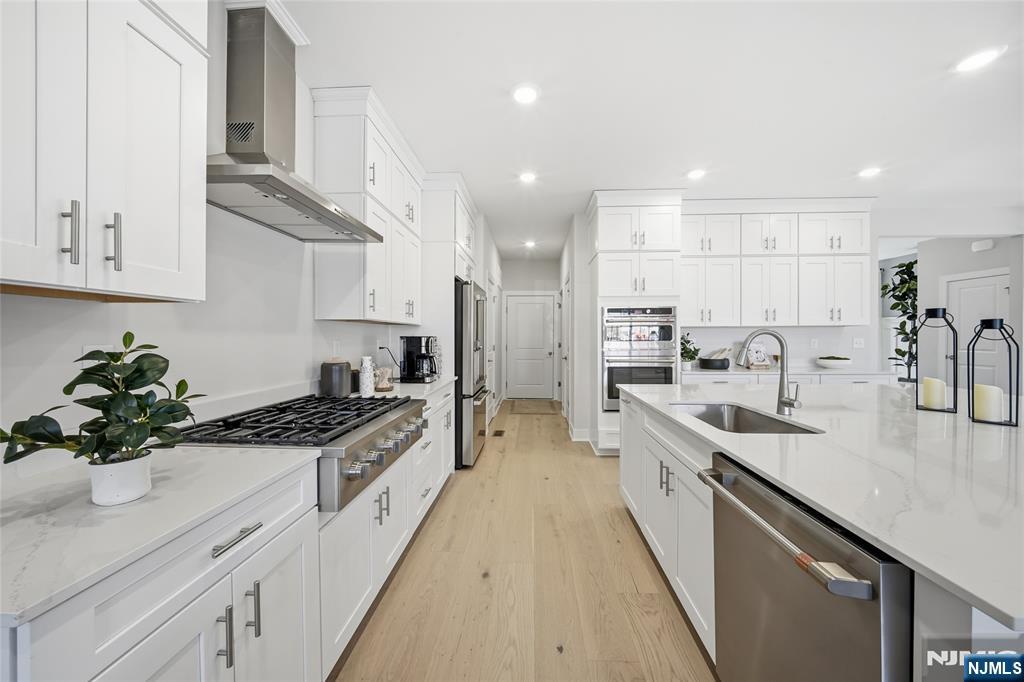 22 Arlington Place - Photo 2
