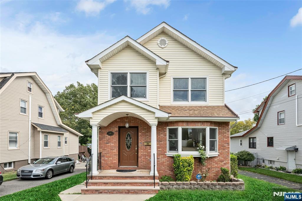 303 Hickory Street - Photo 1