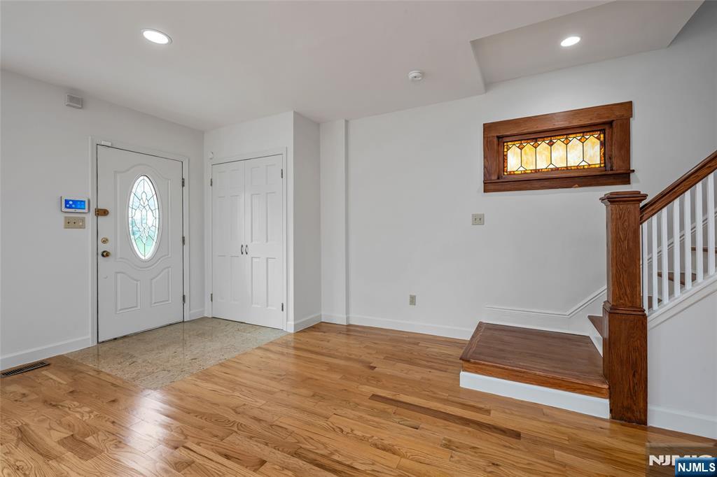 303 Hickory Street - Photo 3