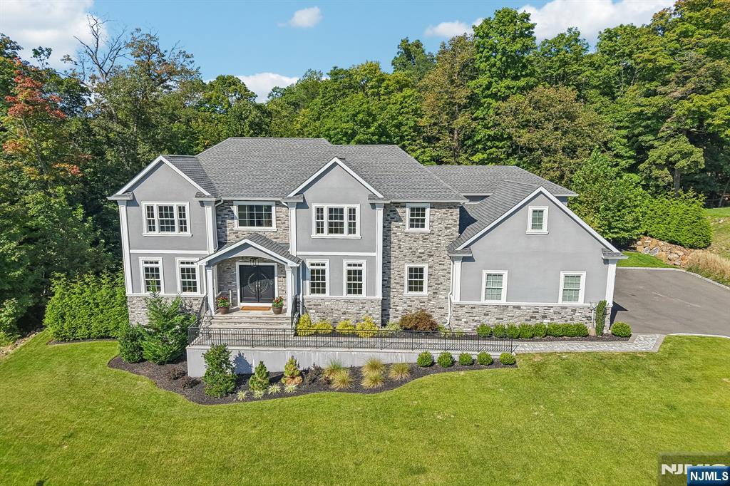 10 Massola Drive - Photo 1
