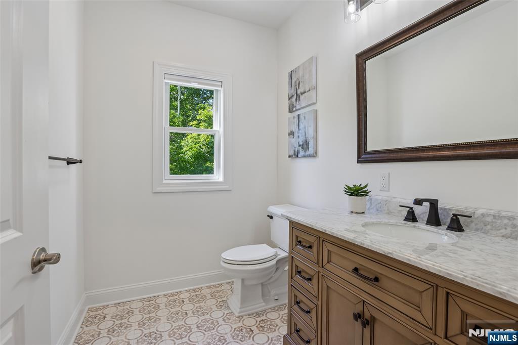 10 Massola Drive — photo 17