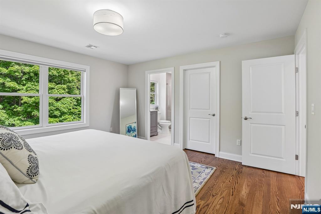 10 Massola Drive — photo 31