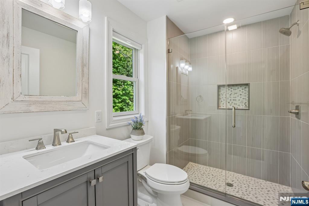 10 Massola Drive — photo 32