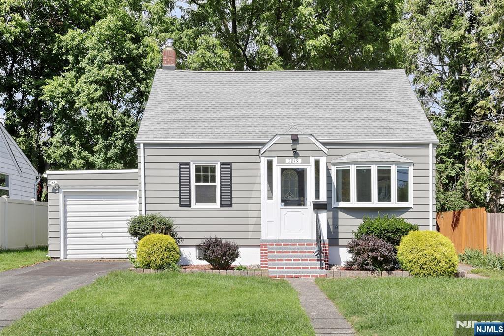 28-19 Warren Road - Photo 1
