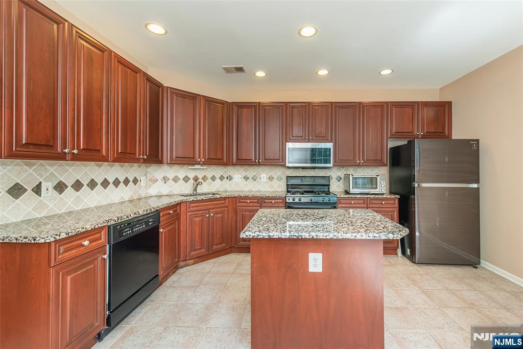 Photo 3 of Townhouse for sale at 121 Turlington Ct, Livingston, NJ 07039 | MLS# 26034976 | Listing updated on 2026-09-16
