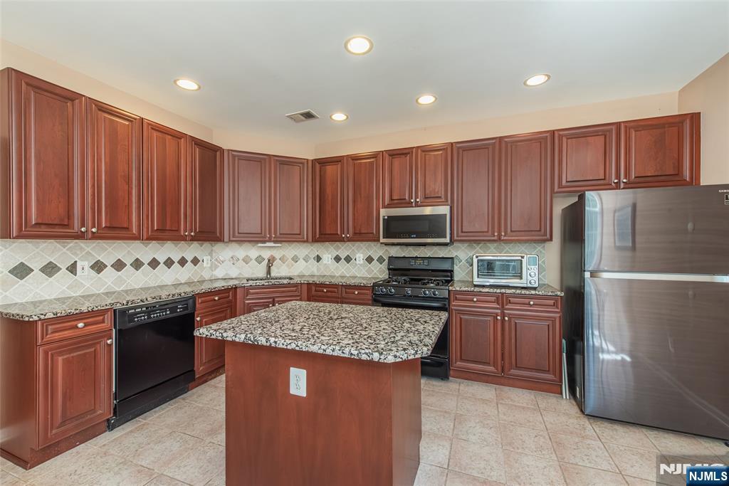 121 Turlington Court - Photo 5