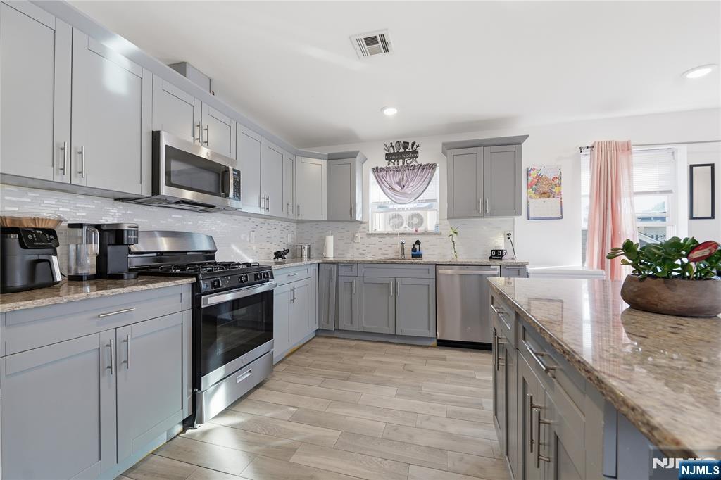28 Hanford Street - Photo 5