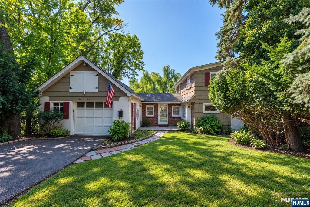 Photo 1 of Single family home for sale at 55 Park Ave, Hillsdale, NJ 07642 | MLS# 26035000 | Listing updated on 2026-09-16