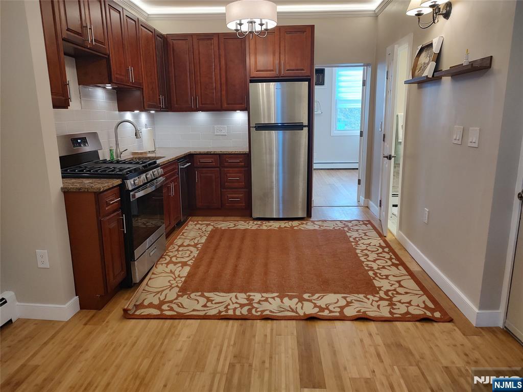 169 Malcolm Avenue 2L - Photo 1