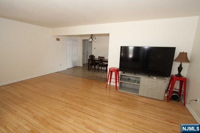 307 Legion Place 2B - Photo 3
