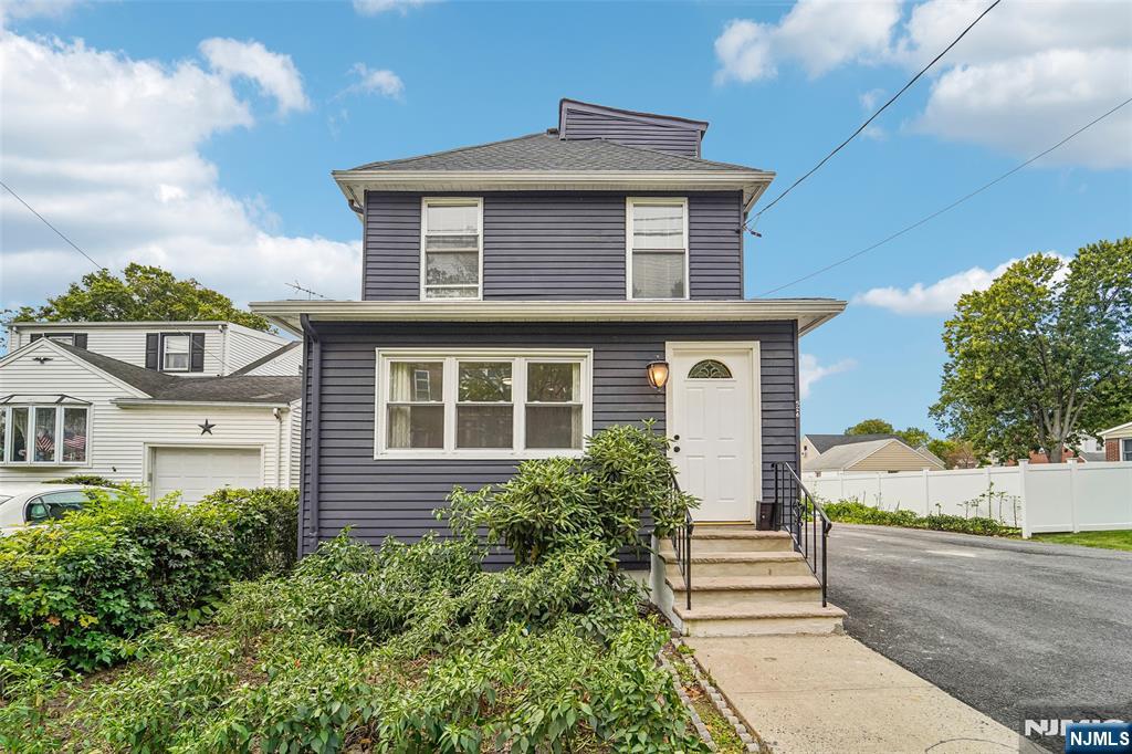 Photo 1 of Single family home for sale at 526 Faitoute Ave, Roselle Park, NJ 07204 | MLS# 26035009 | Listing updated on 2026-09-29