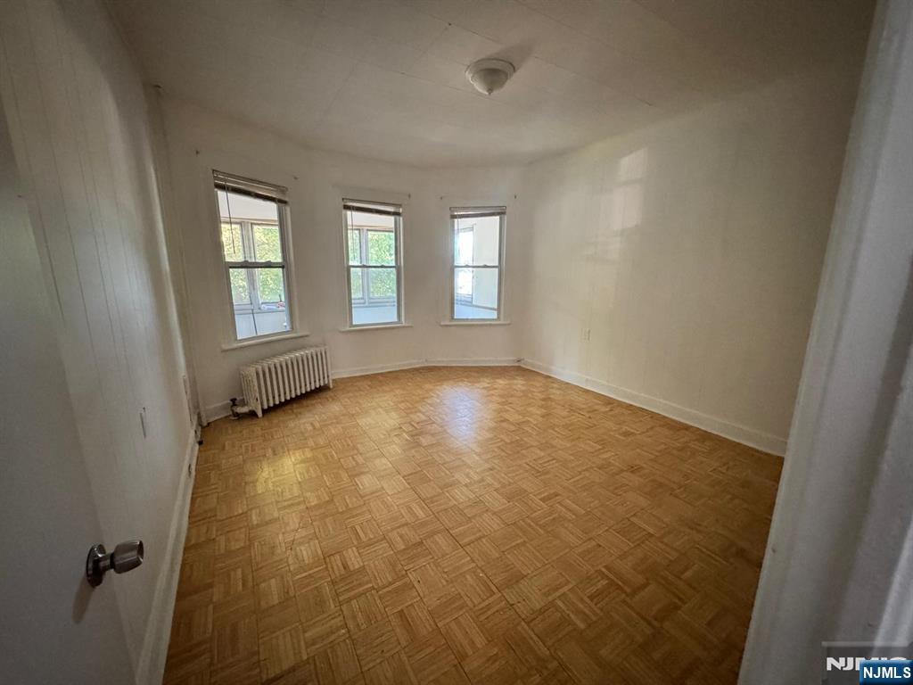 365 Harding Avenue - Photo 3