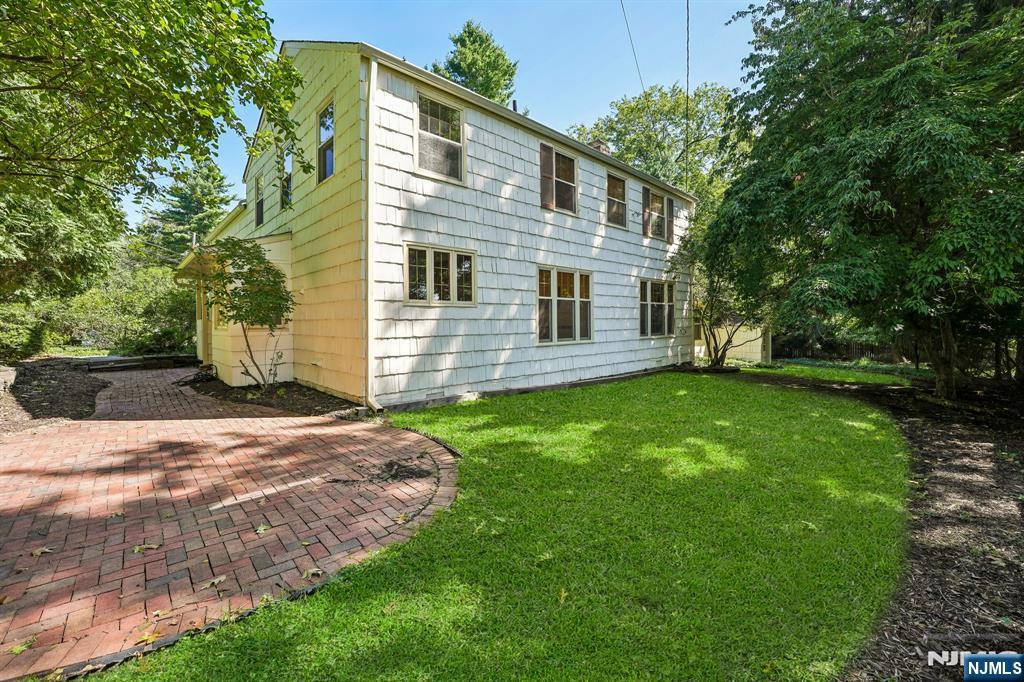 1 Seneca Place - Photo 3