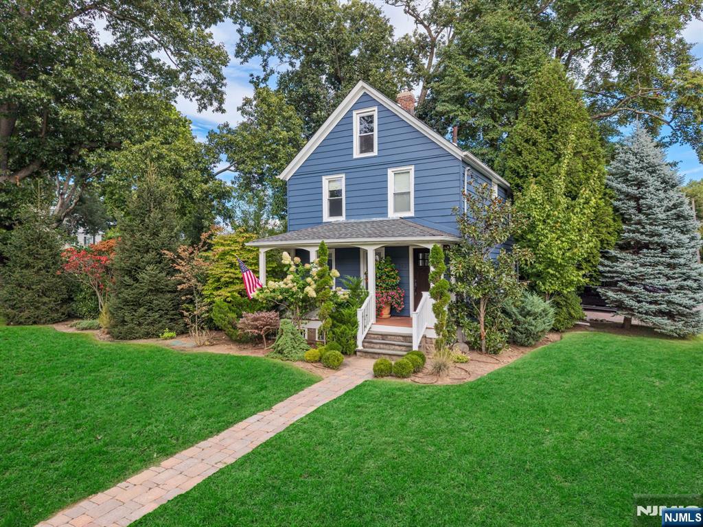 Photo 1 of Single family home for sale at 202 Prospect St, Midland Park, NJ 07432 | MLS# 26035021 | Listing updated on 2026-09-18