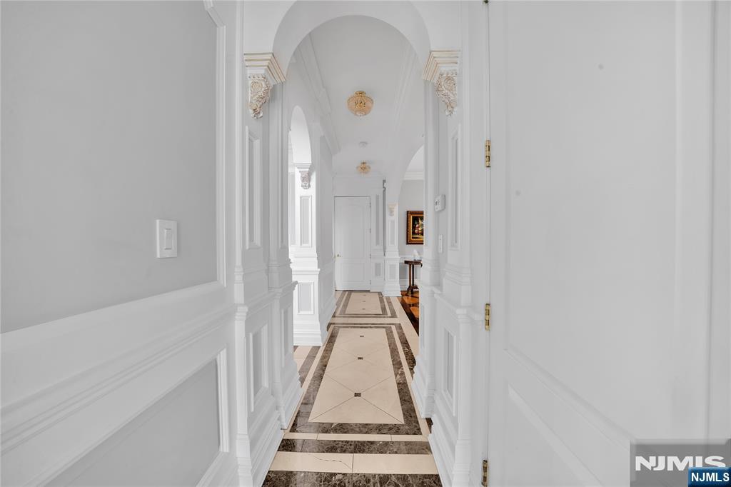 2 Euclid Road — photo 18