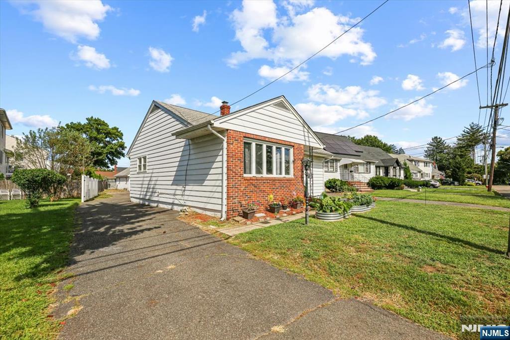 Photo 3 of Single family home for sale at 58 Grove St, South Hackensack, NJ 07606 | MLS# 26035033 | Listing updated on 2026-09-17