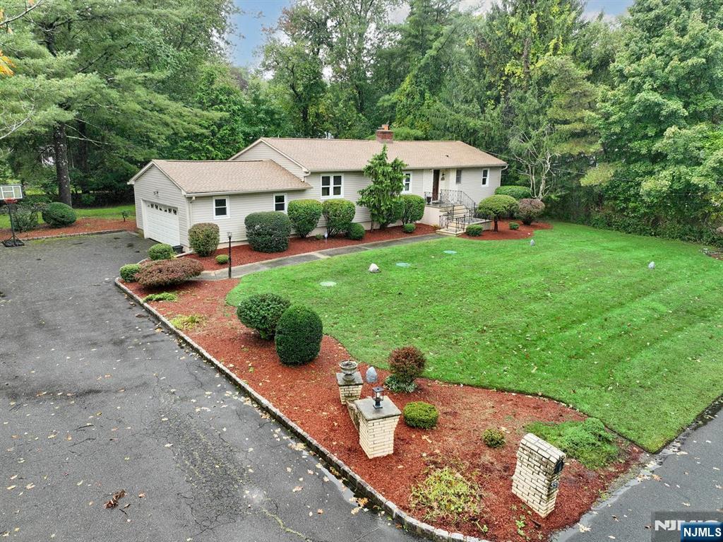 331 Forest Glen Avenue - Photo 2