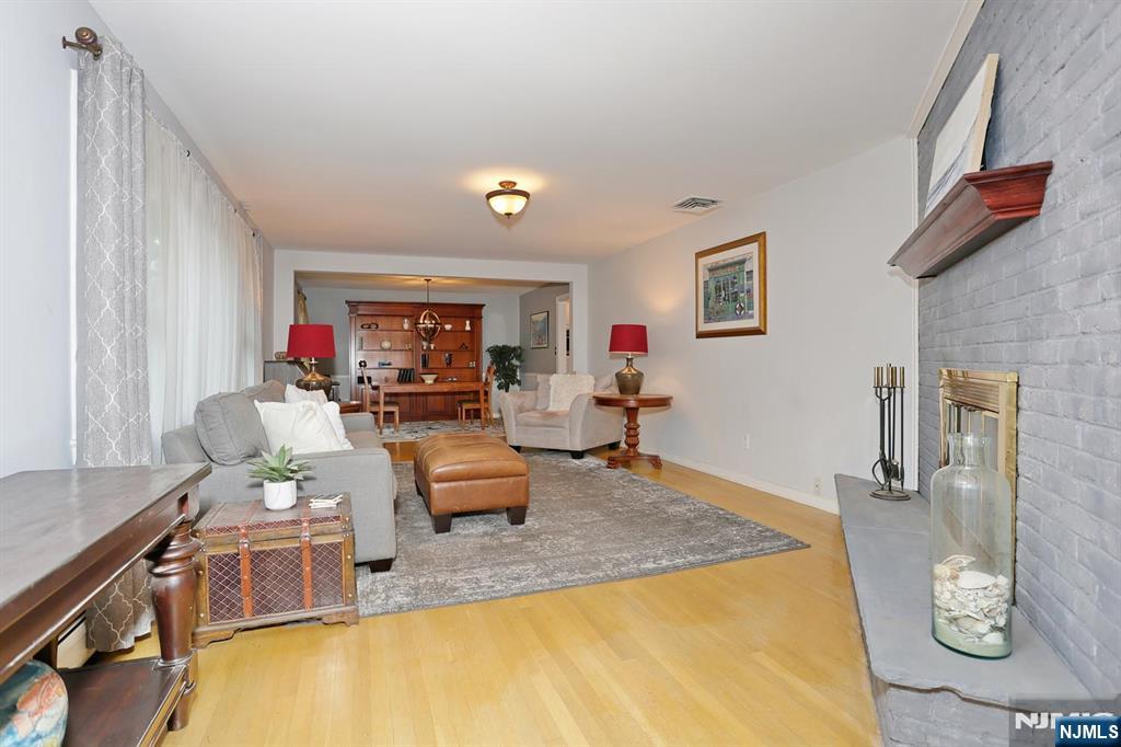 331 Forest Glen Avenue - Photo 3