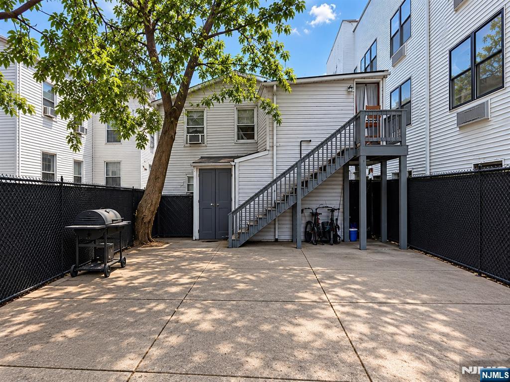 63 Pearl Street - Photo 4