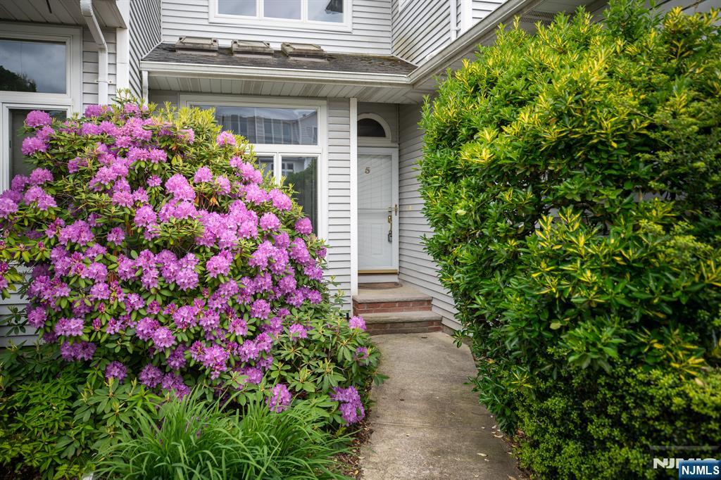 5 St Charles Avenue - Photo 4