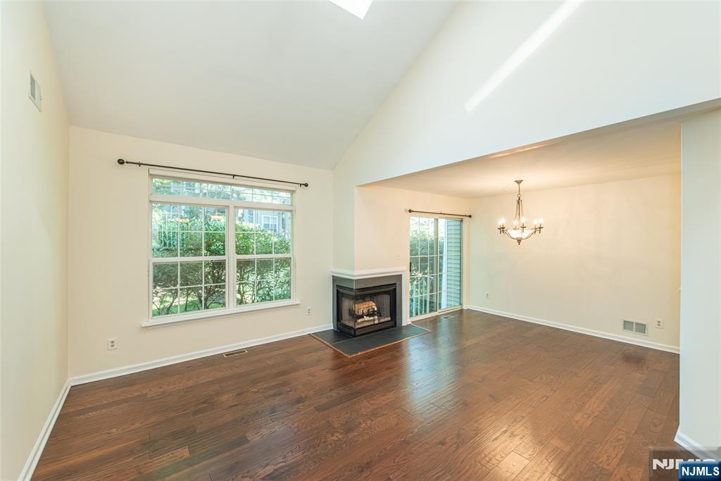 122 Woodmont Drive - Photo 3