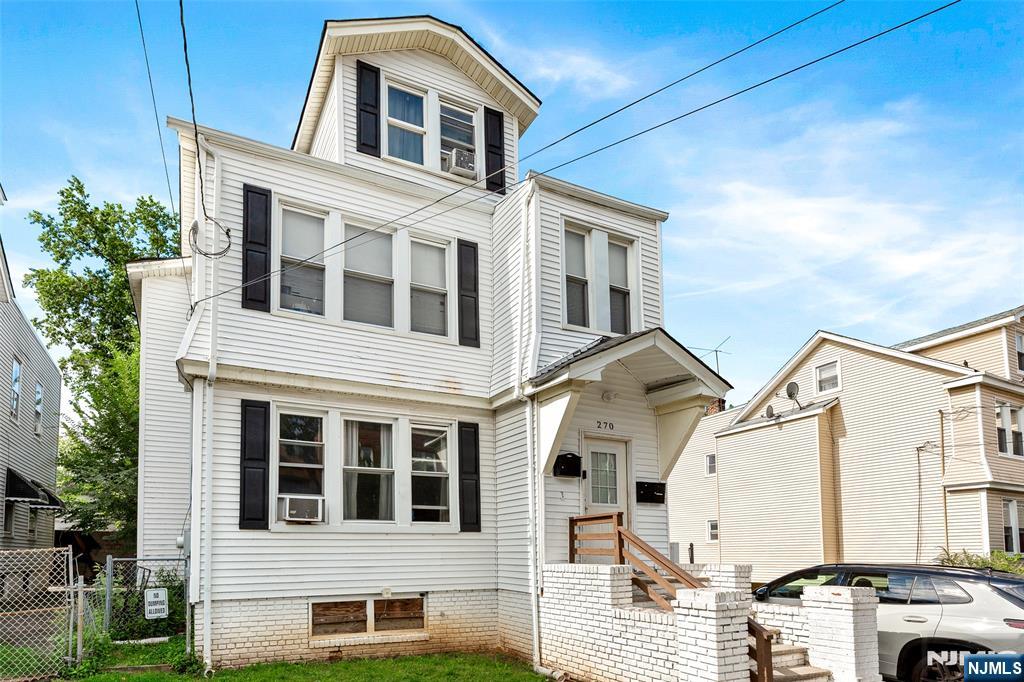 270 Goldsmith Avenue - Photo 2