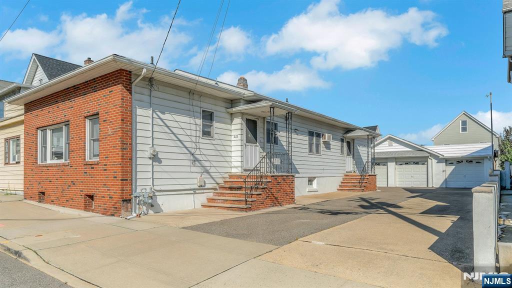 230 Lincoln Place - Photo 1