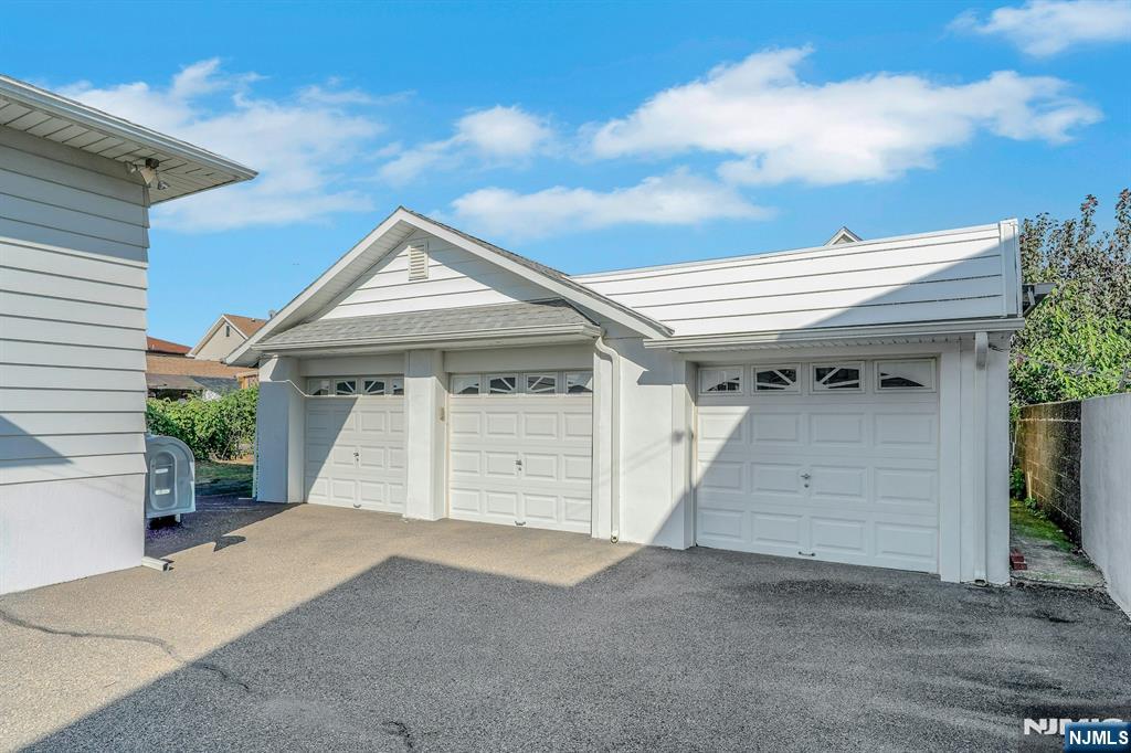 230 Lincoln Place - Photo 3