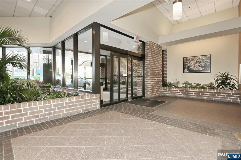 770 Anderson Avenue 18K - Photo 3