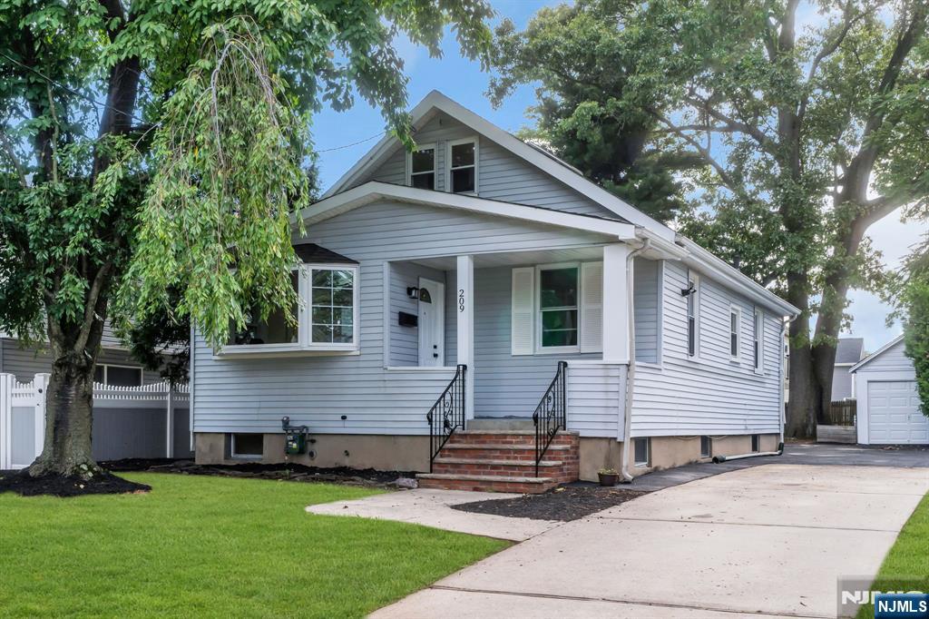 Photo 1 of Single family home for sale at 209 Michigan Ave, Kenilworth, NJ 07033 | MLS# 26035057 | Listing updated on 2026-09-15