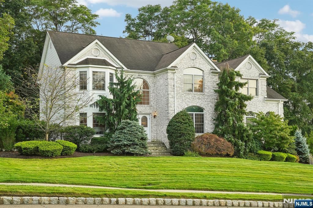 Photo 2 of Single family home for sale at 16 Apple Ln, Wayne, NJ 07470 | MLS# 26035059 | Listing updated on 2026-09-19