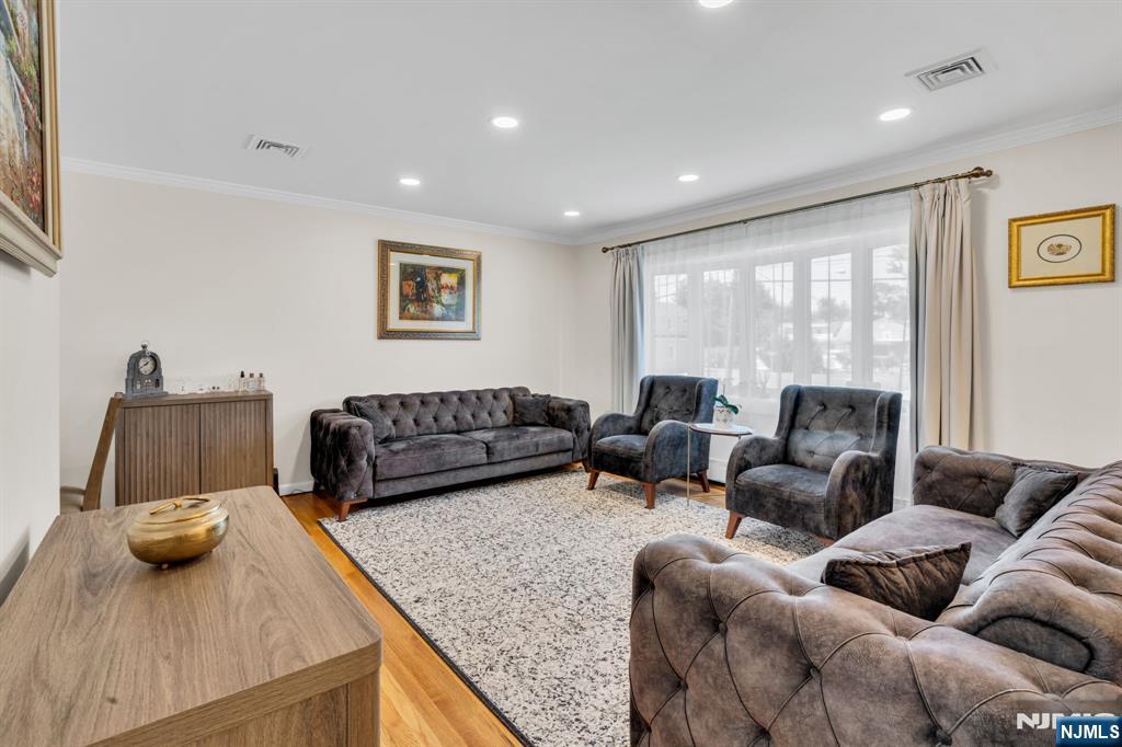 33 Oak Avenue - Photo 3
