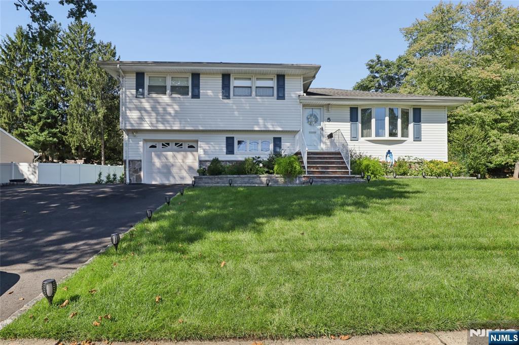 5 Viewpoint Road - Photo 1