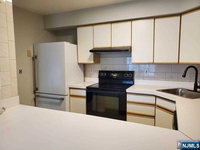 523 Windsor Drive - Photo 4