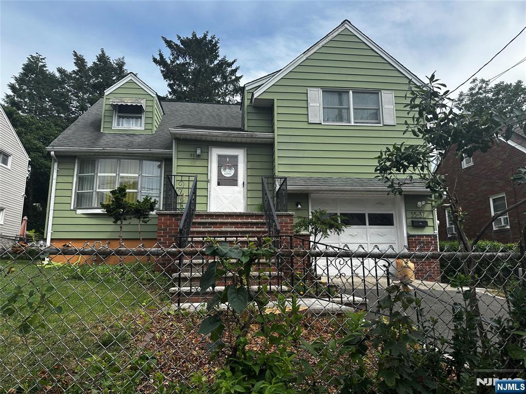 35-37 Montclair Avenue - Photo 1