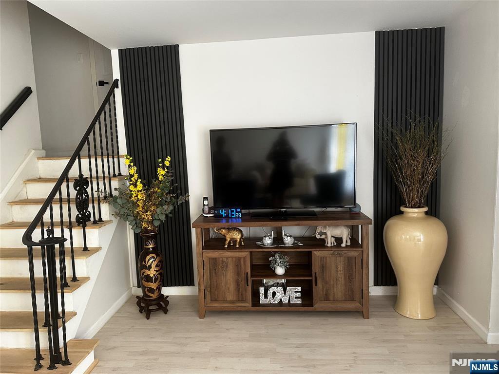 35-37 Montclair Avenue - Photo 2