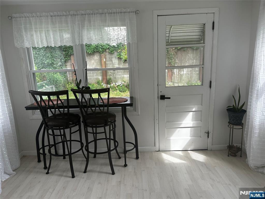 35-37 Montclair Avenue - Photo 5