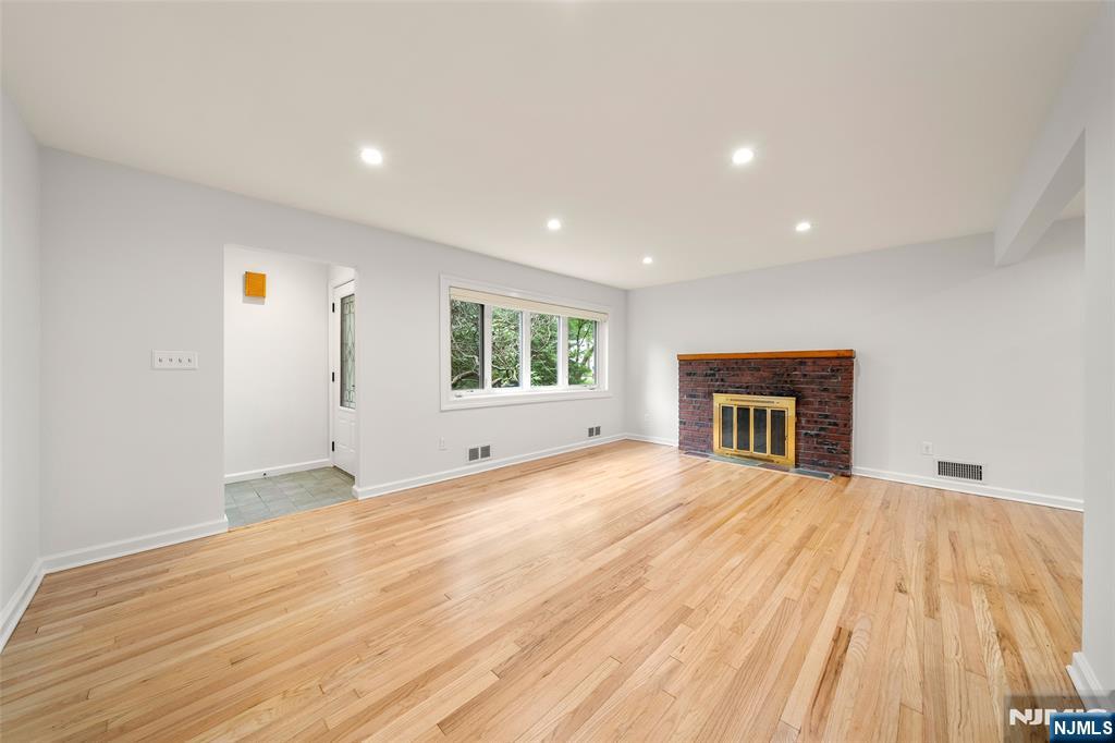 12 John Circle - Photo 3