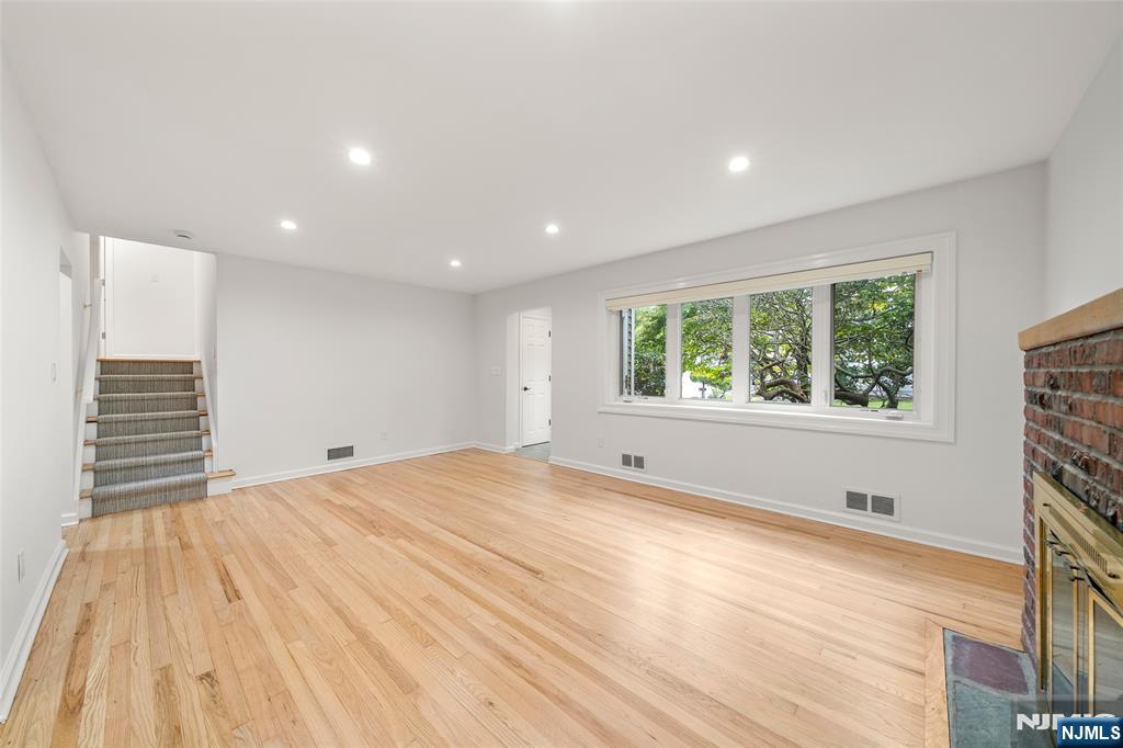 12 John Circle - Photo 4