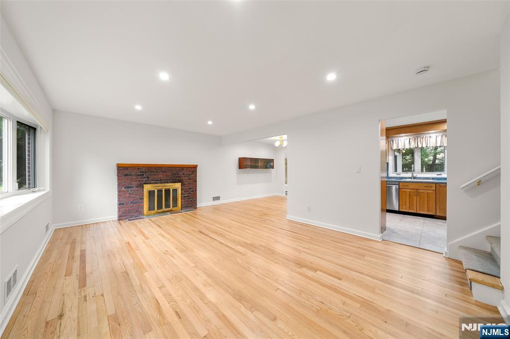 12 John Circle - Photo 5