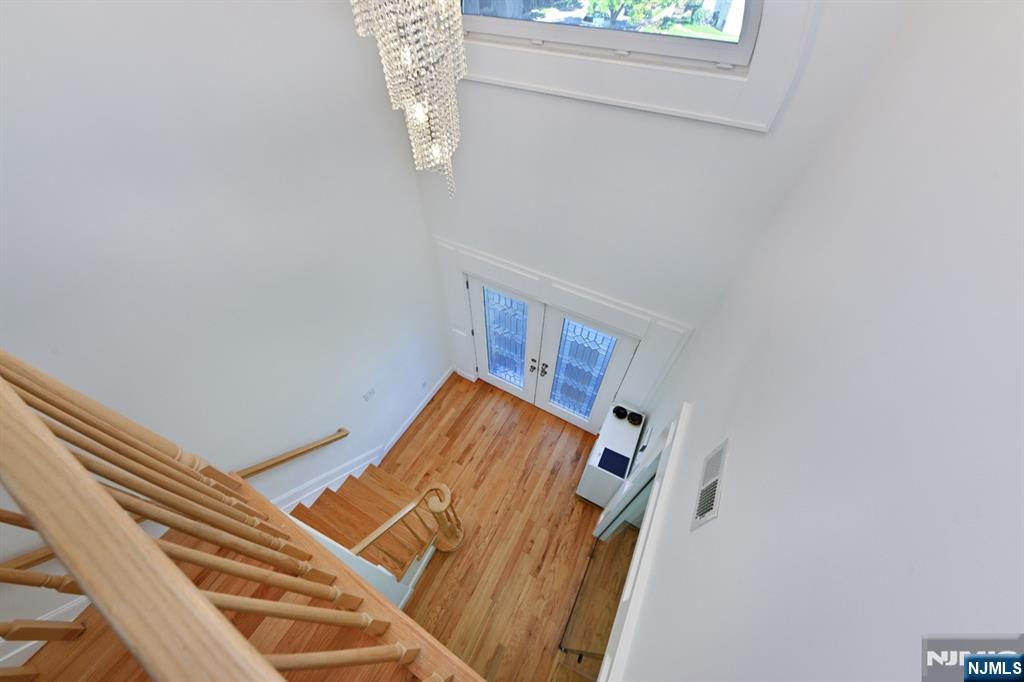51 Stager - Photo 2