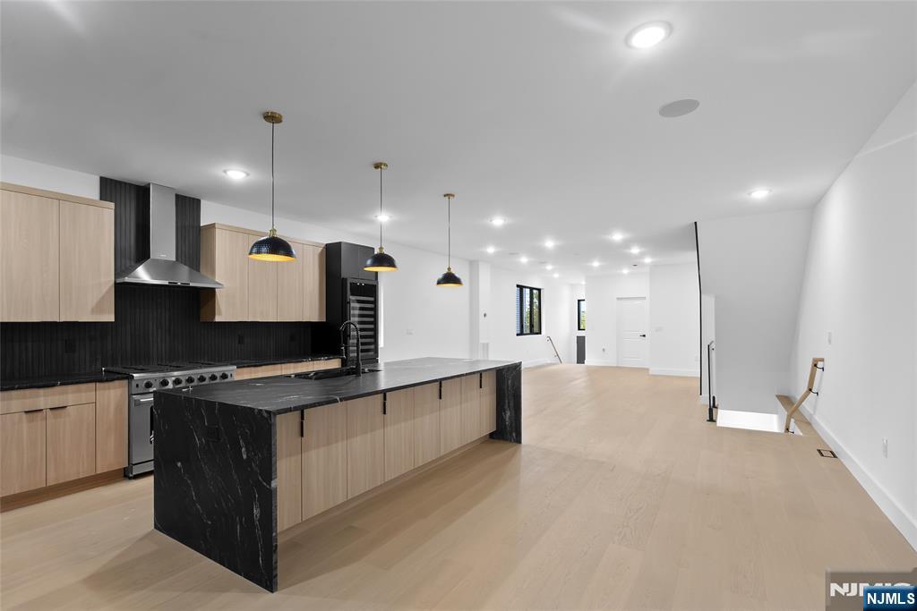 704 Chestnut Street B - Photo 2