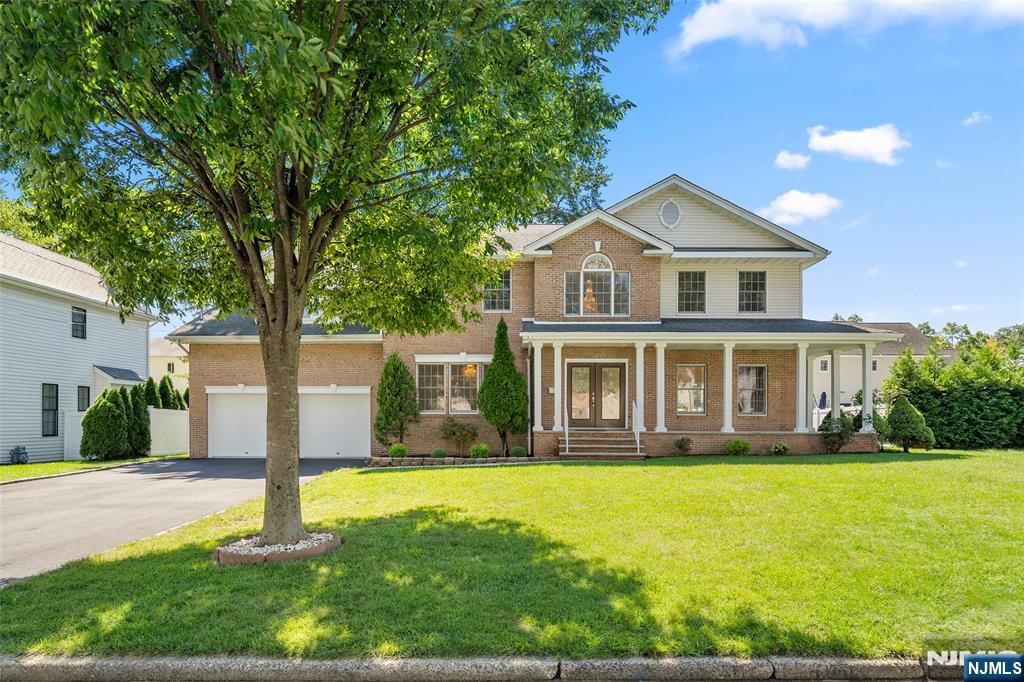 Photo 1 of Single family home for sale at 220 Concord Dr, Paramus, NJ 07652 | MLS# 26035123 | Listing updated on 2026-09-18