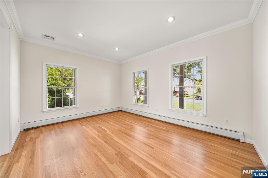 Photo 4 of Single family home for sale at 220 Concord Dr, Paramus, NJ 07652 | MLS# 26035123 | Listing updated on 2026-09-18