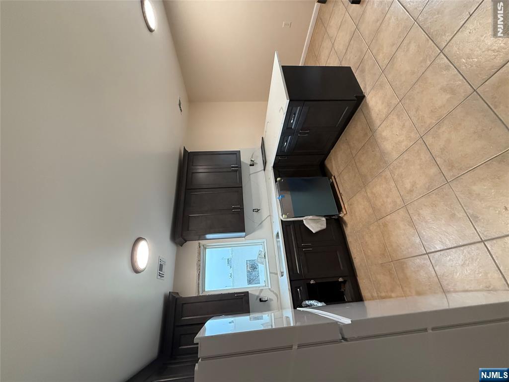 79 Wesley Street - Photo 2