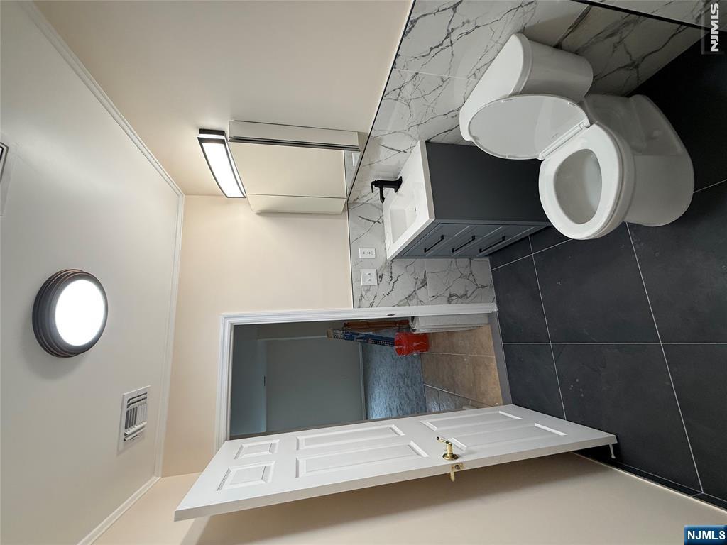 79 Wesley Street - Photo 3
