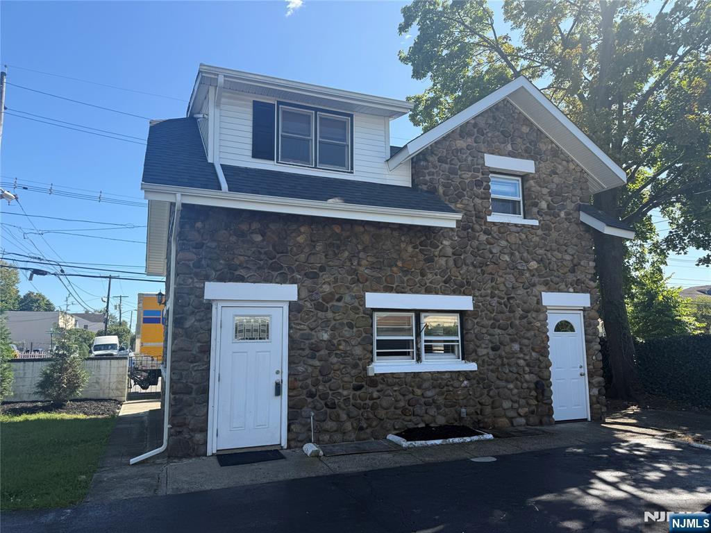 5-21 Berdan Avenue 1 - Photo 1