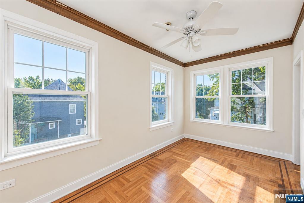 9-15 Vernon Avenue 2 - Photo 1